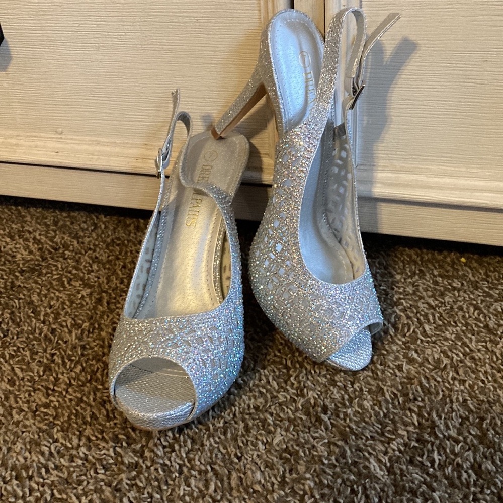 Dream Pairs silver iridescent rhinestone platform open toe dress heels size 7
